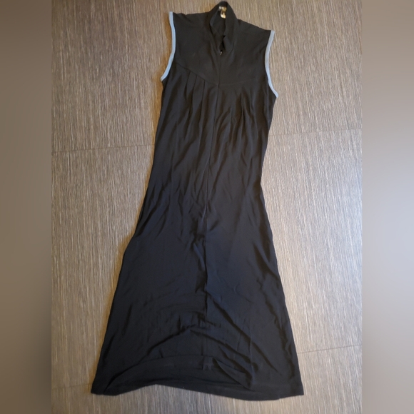 Orlando Espinoza Dresses & Skirts - Sz 6 Orlando Espinoza dress with cutout back